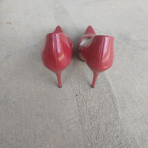 Heels - Picture 2 of 2